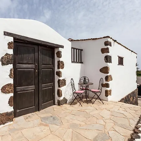 Azulfit Surya Yoga & Pilates Retreat La Oliva