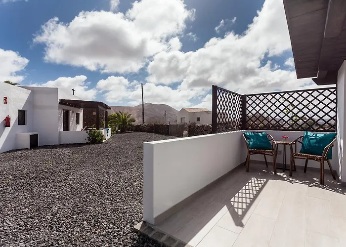 Azulfit Surya Yoga & Pilates Retreat * La Oliva