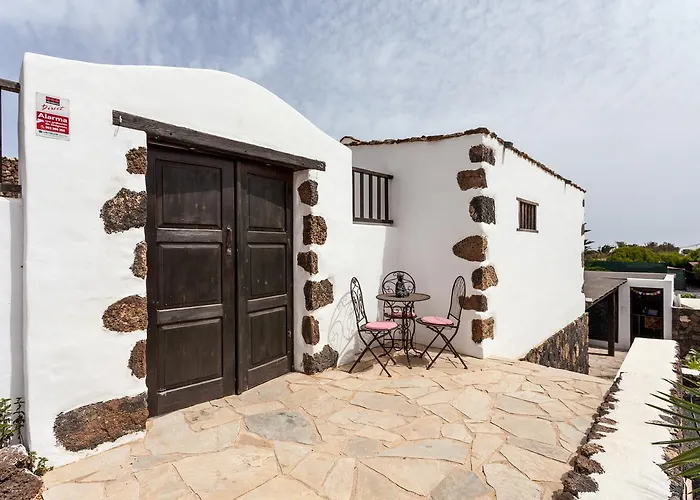 Azulfit Surya Yoga & Pilates Retreat La Oliva