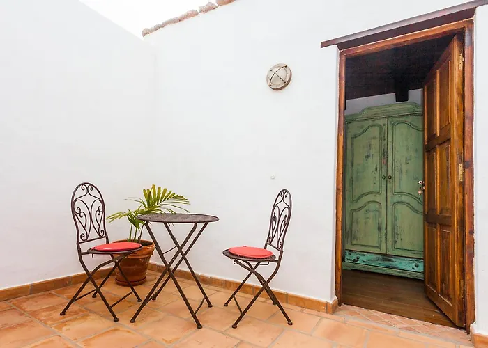 Azulfit Surya Yoga & Pilates Retreat La Oliva