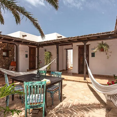 Azulfit Surya Yoga & Pilates Retreat *