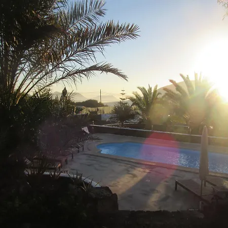 Azulfit Surya Yoga & Pilates Retreat Inn La Oliva