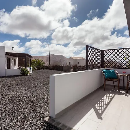 Azulfit Surya Yoga & Pilates Retreat * La Oliva