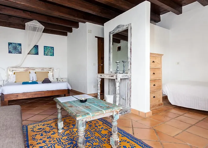 Azulfit Surya Yoga & Pilates Retreat Zajazd La Oliva