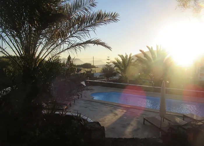 Azulfit Surya Yoga & Pilates Retreat Herberg La Oliva