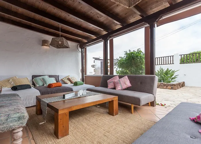 Azulfit Surya Yoga & Pilates Retreat * La Oliva